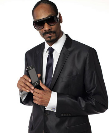 snoop-dogg-gets-down-with-samsung-to-launch-their-galaxy-4g-lte-phone