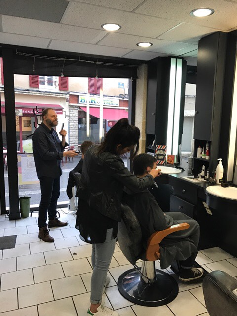 Le Coiffeur Le Plus Drole De France Serait A Nevers Sparse Magazine Mieux